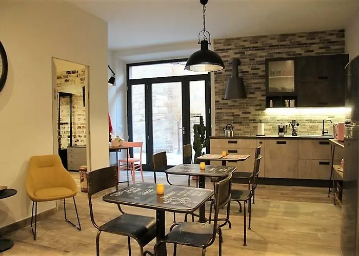 Industrial Chic House - Private Parking