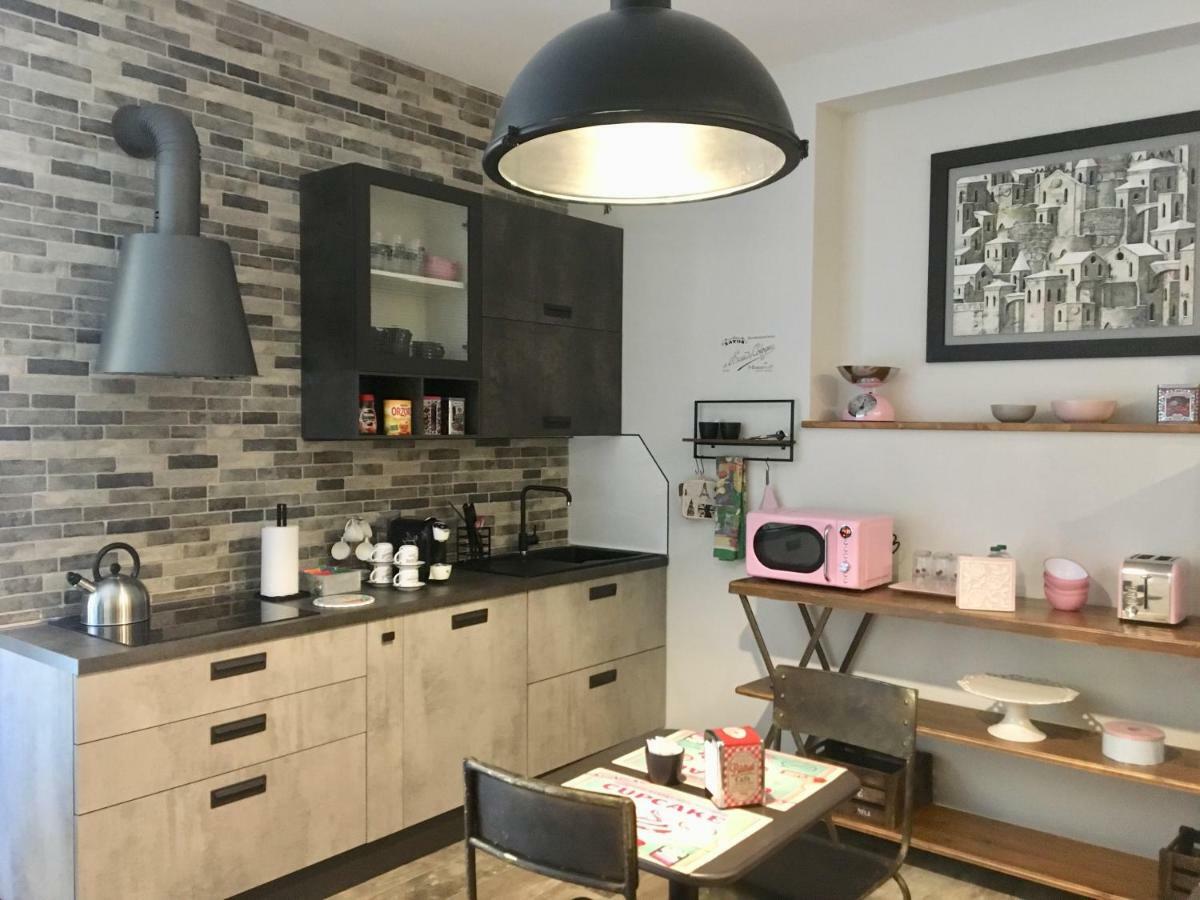 Industrial Chic House - Private Parking Guest house *